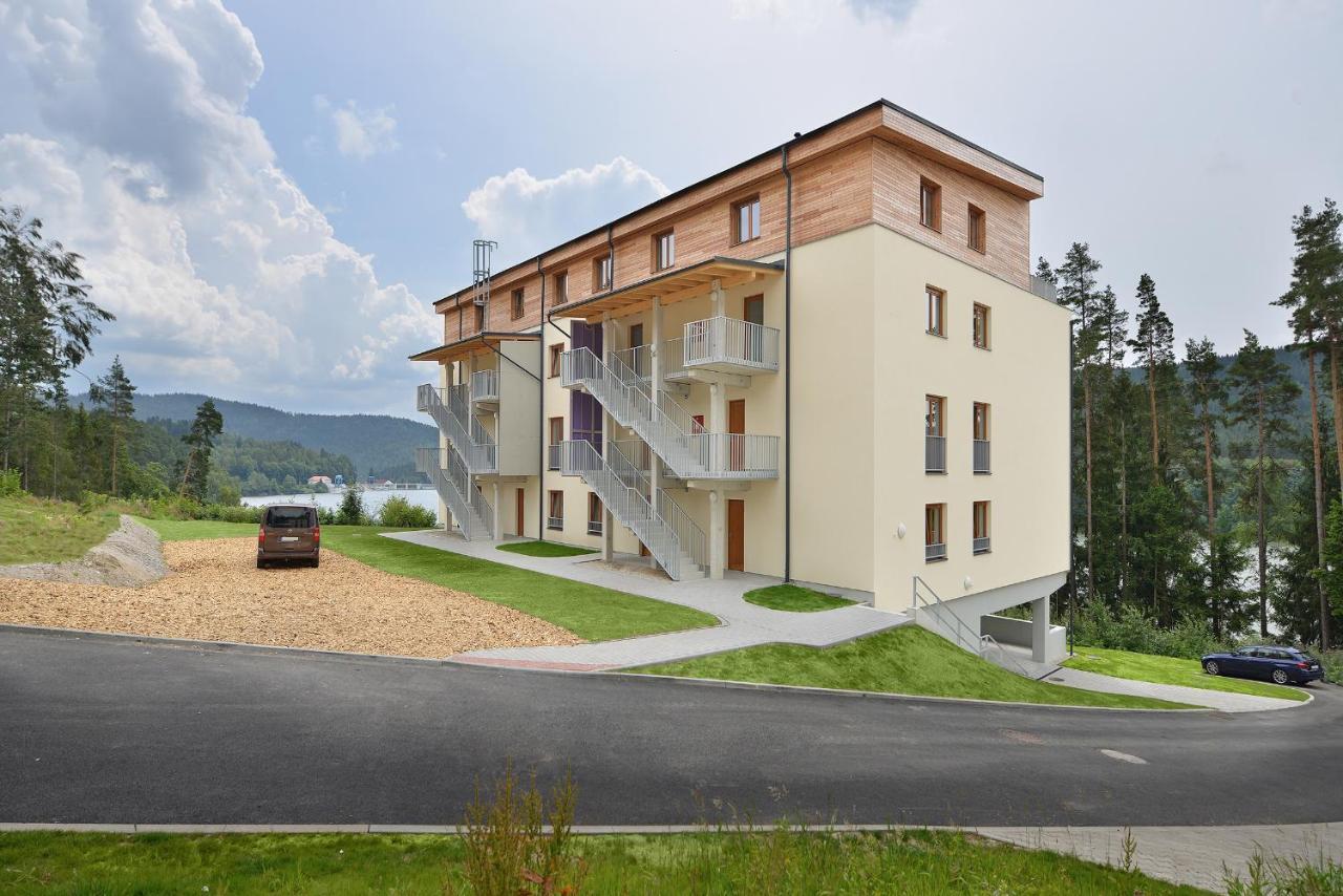 Element Lakeside Apartments Ліпно-над-Влтавою Екстер'єр фото